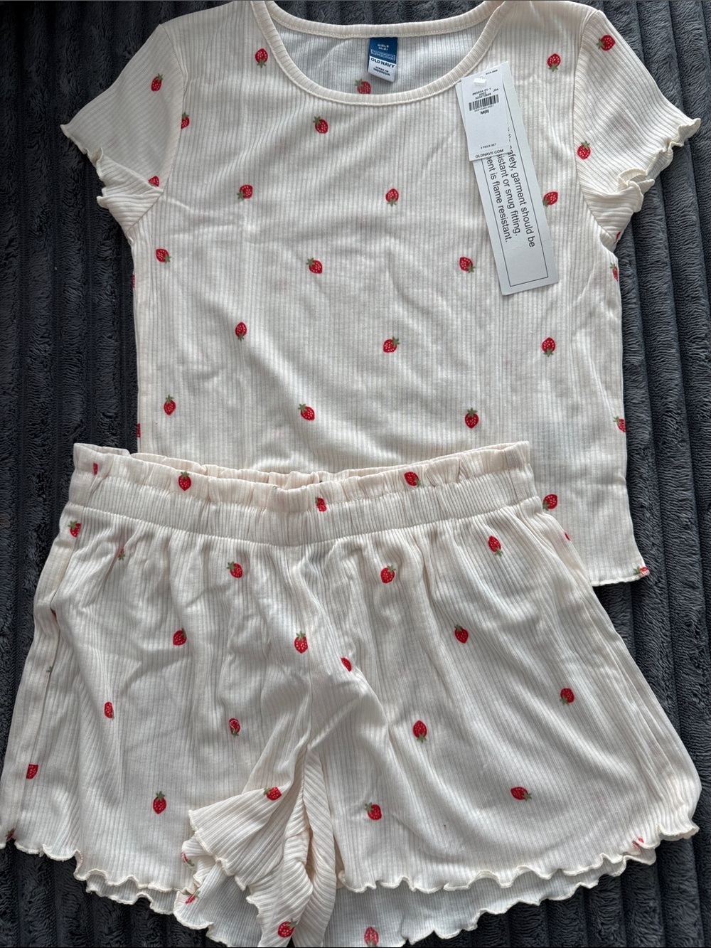 Old Navy ribbed lettuce edge Cream Strawberry-Print Short Pajama Set